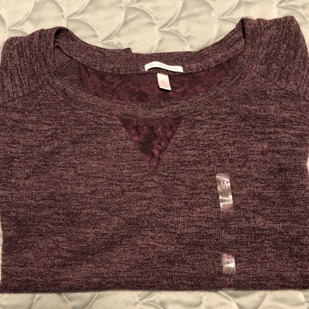 Victoria’s Secret Cropped Sweater 🏵🏵🏵